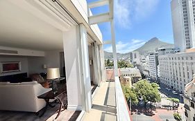 Luxury Residence At Taj Cape Town - Top Corner Apartment With Balcony - Newly Renovated